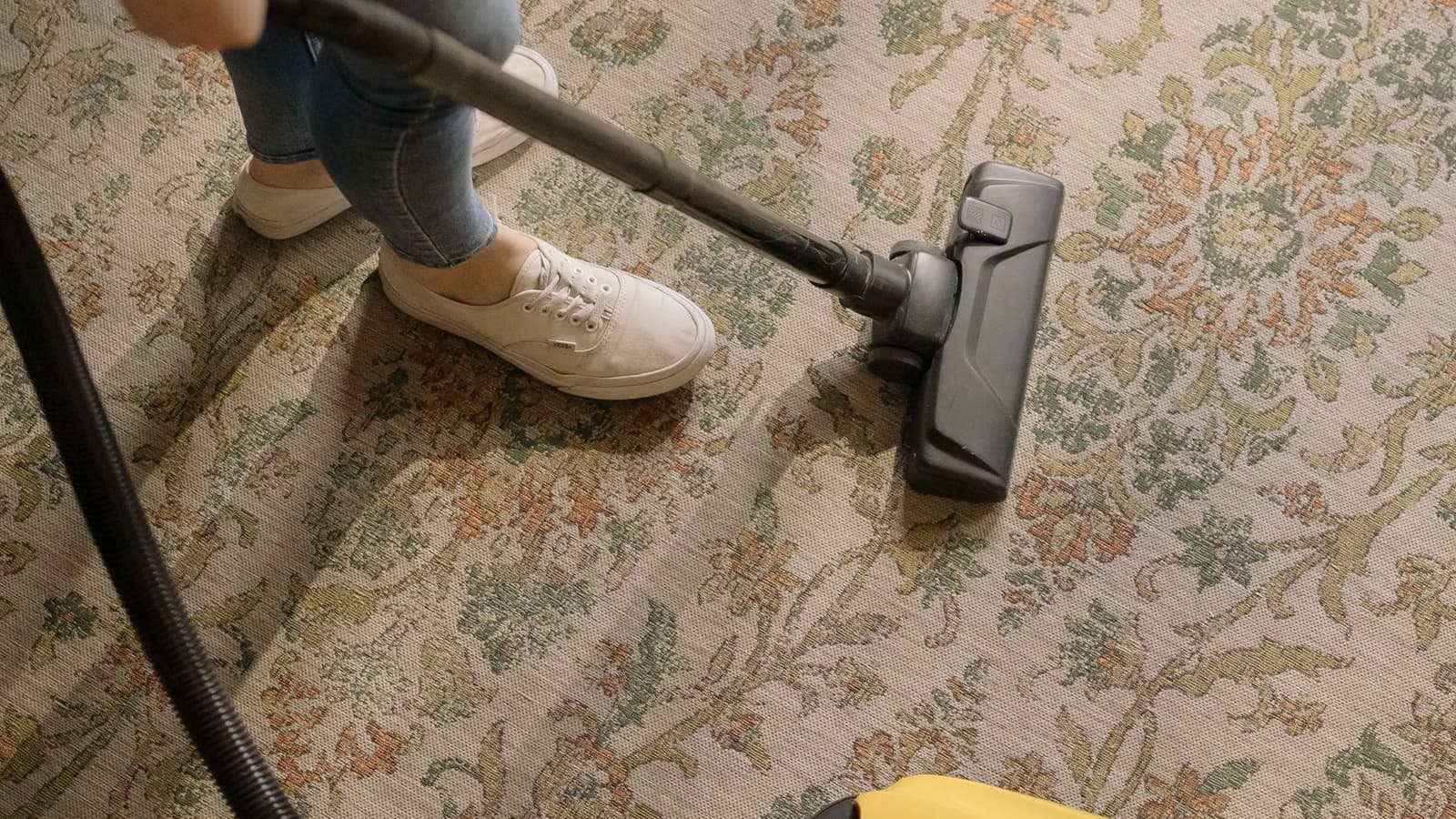 Weekly or Every 15 Days: How Often Should Your Home Be Cleaned?