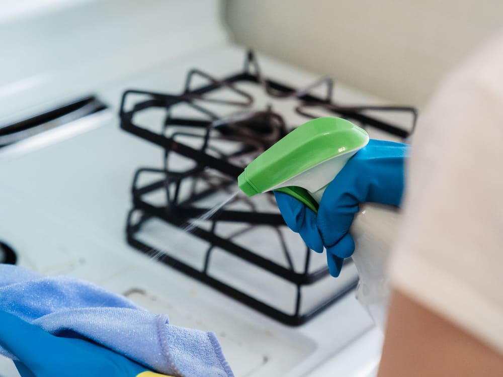How to Keep Your Kitchen Clean Between Deep Cleans